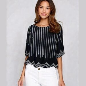Everly Navy 3/4 Sleeve Zig Zag Blouse Size Large